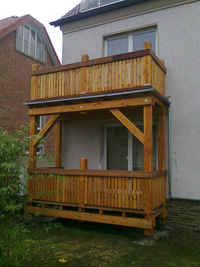 Holzbalkon